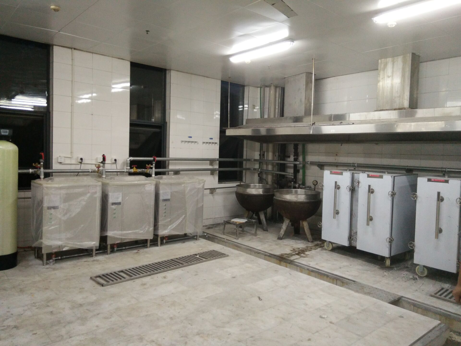 我司明萊能源現(xiàn)擬采用燃氣蒸汽機對杭州科技職業(yè)技術學院食堂進行蒸汽節(jié)能改造。